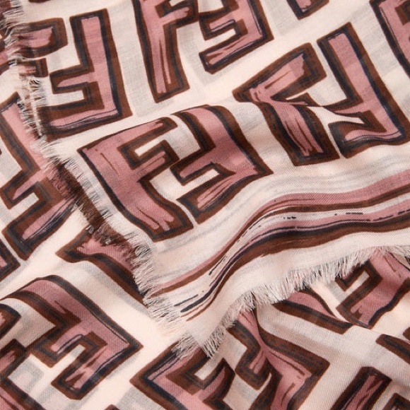 ❤️SOLD❤️Fendi Pink Twil Scarf - Picture 4 of 6